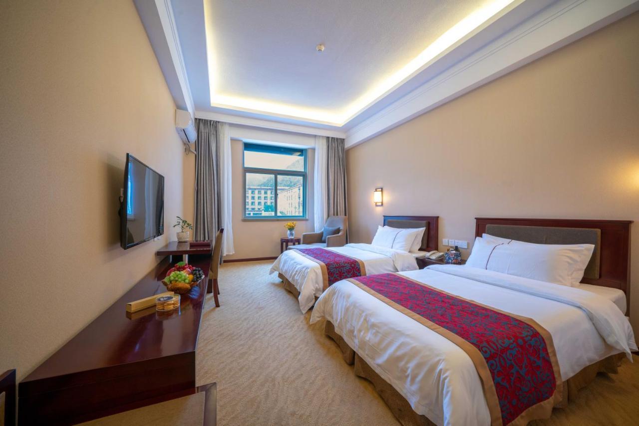 Ramada Encore Daocheng Yading Exterior photo